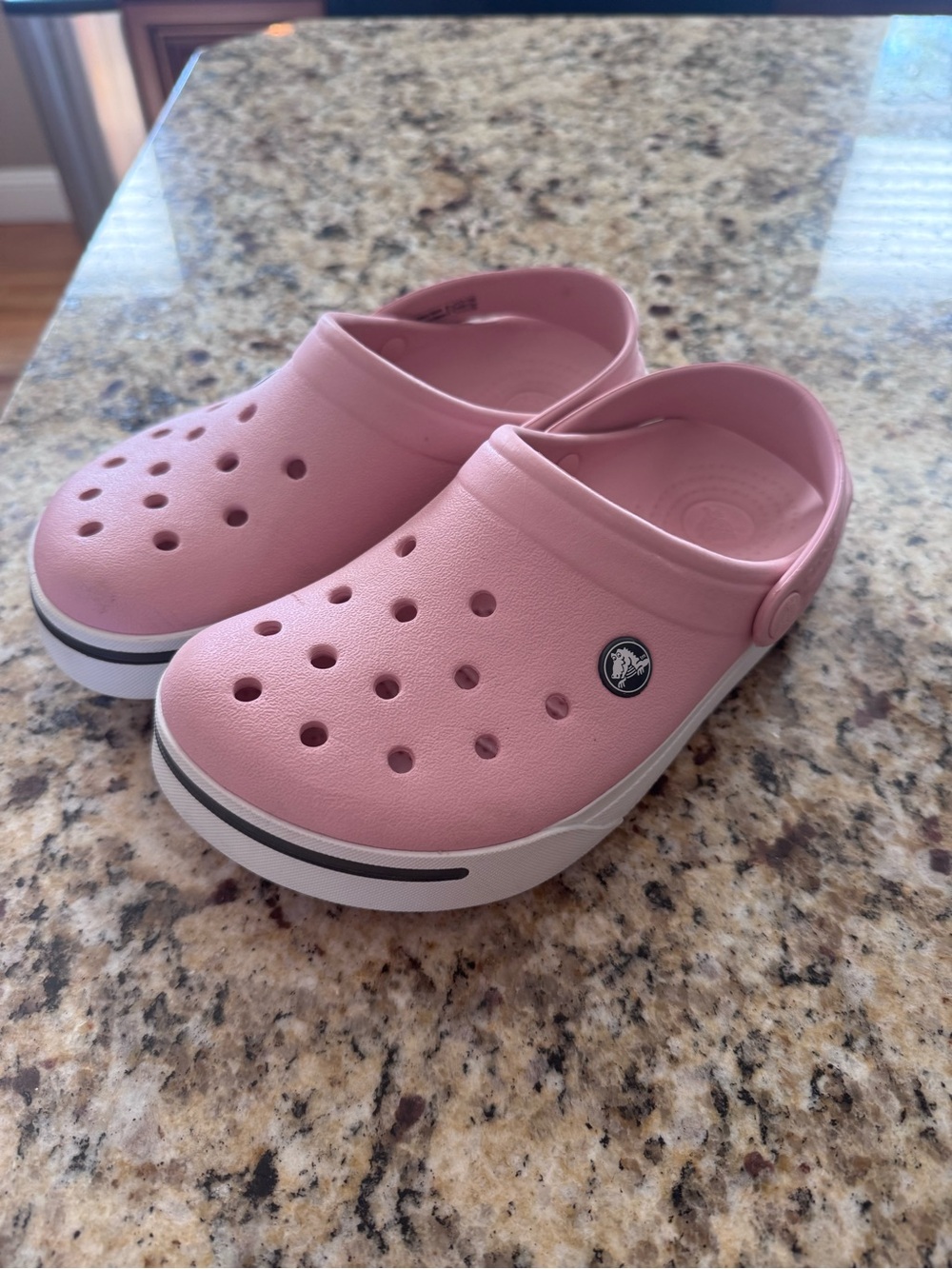Women’s pink crocs size 6